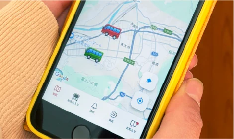 バスウォッチ：スマートフォンの地図上でバスのリアルタイム位置を確認できる画面